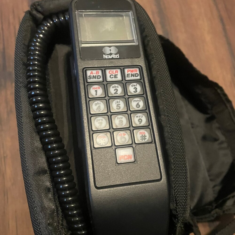 Novatel Vintage Vehicle portable phone